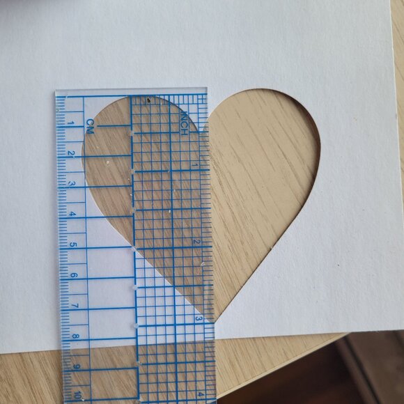 BiraBira - Extra Large 3.5" Heart Paper Hole Punch - Picture 3 of 7